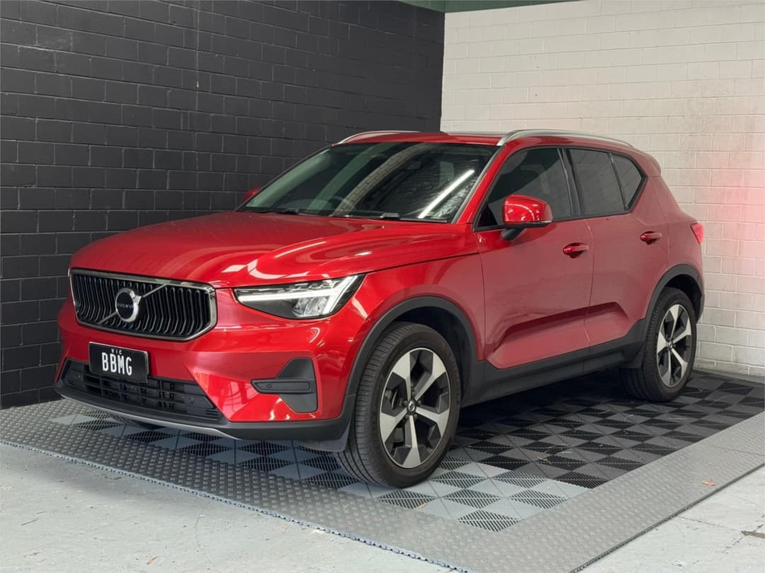 2022 Volvo XC40 Plus B4