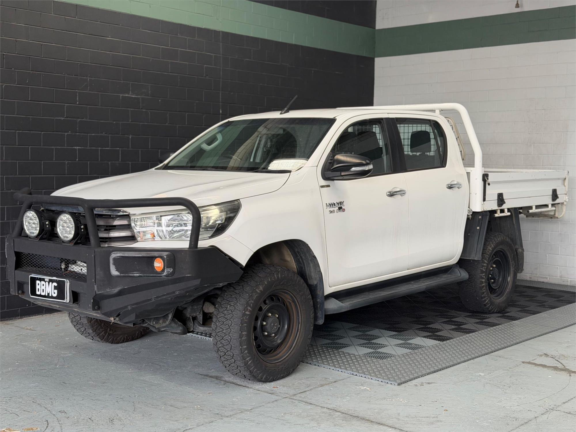 2016 Toyota HILUX SR (4x4) — photo 1 of 24