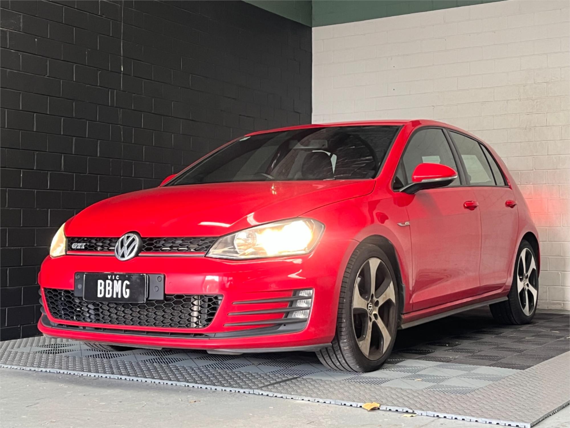 2014 Volkswagen Golf GTI — photo 1 of 18