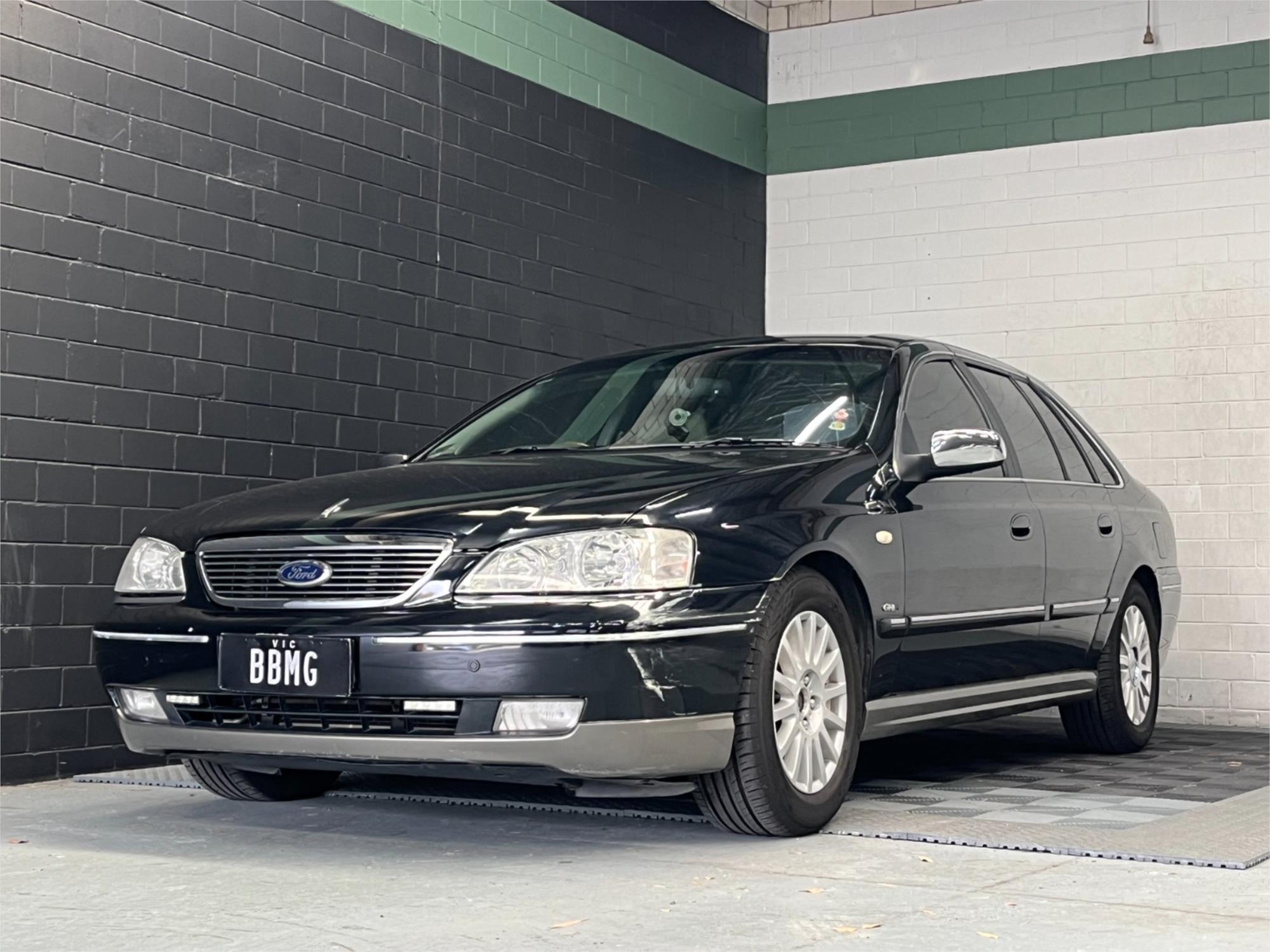 2005 Ford Fairlane Ghia — photo 1 of 20