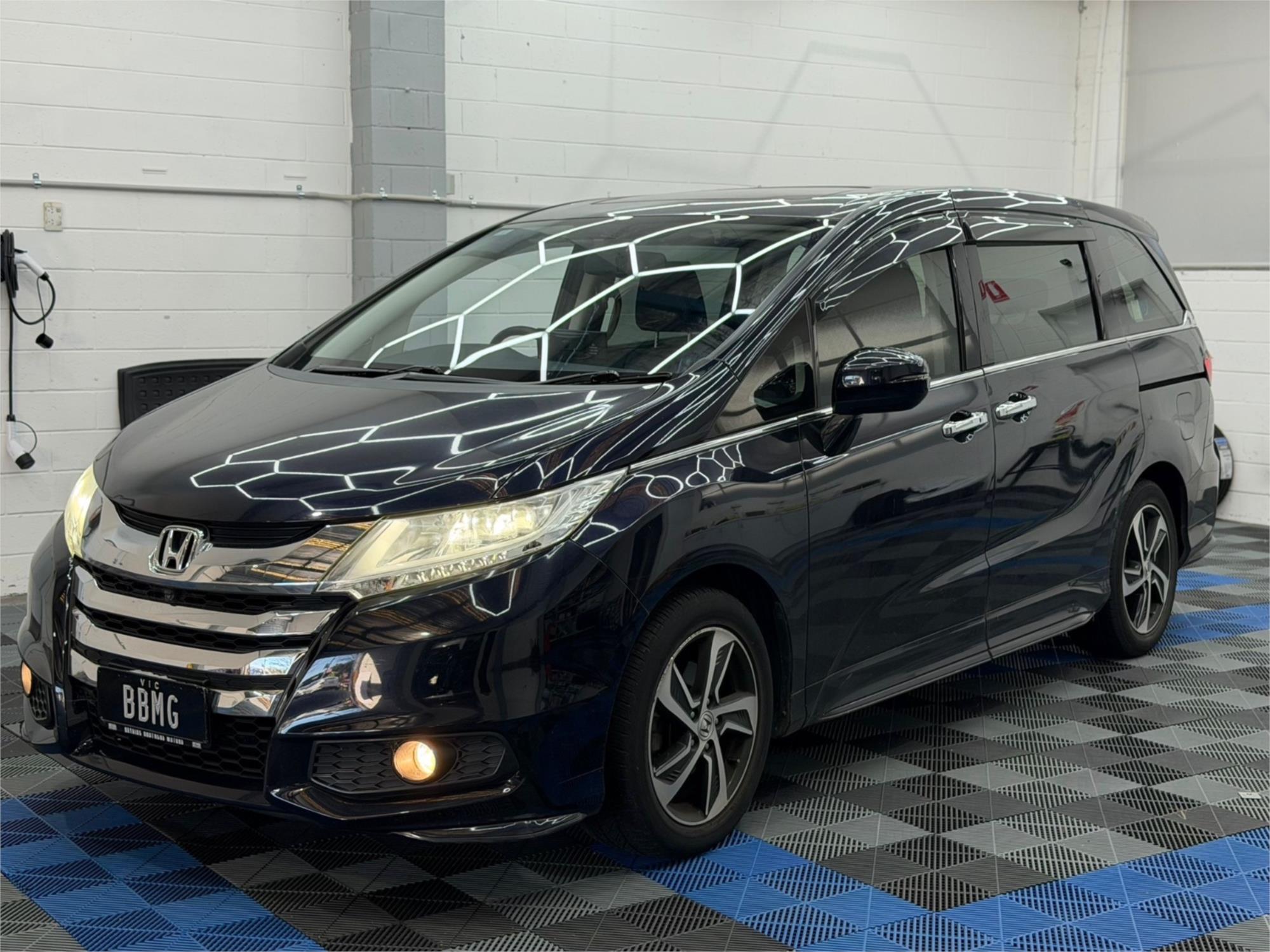 2016 Honda Odyssey VTi-L — photo 1 of 23