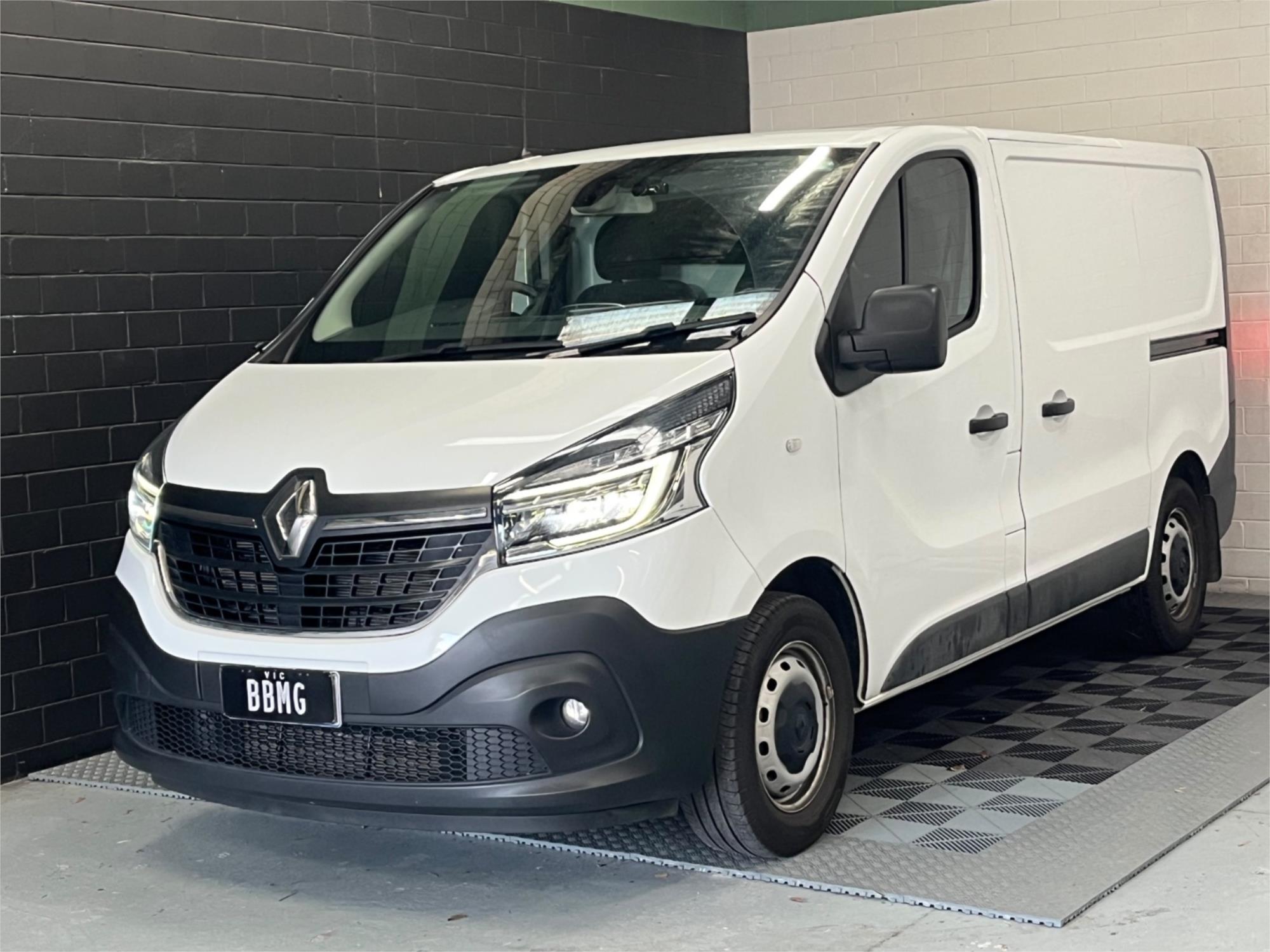 2022 Renault Trafic Premium 125kW — photo 1 of 14